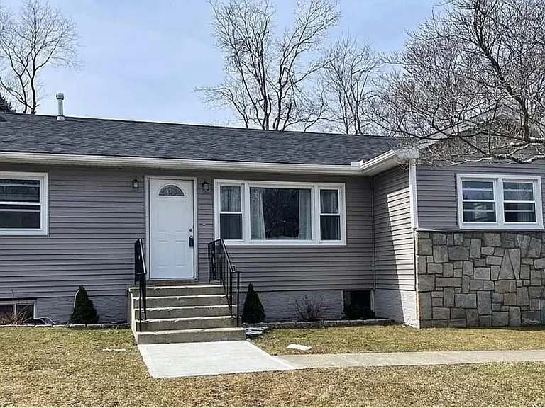 14 Forest Hills Dr — Photo 1