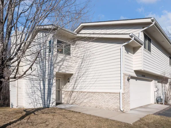 15222 Lesley Ln, Eden Prairie, MN 55346