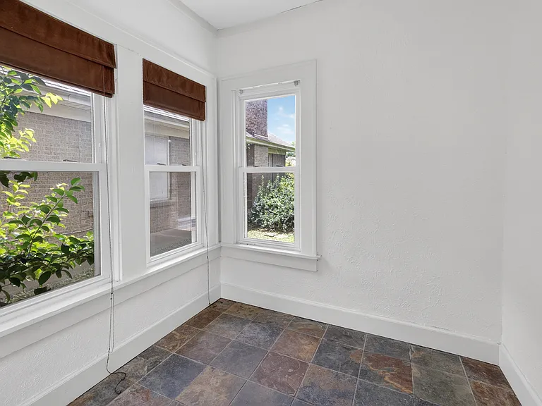 2601 S University Dr — Photo 33
