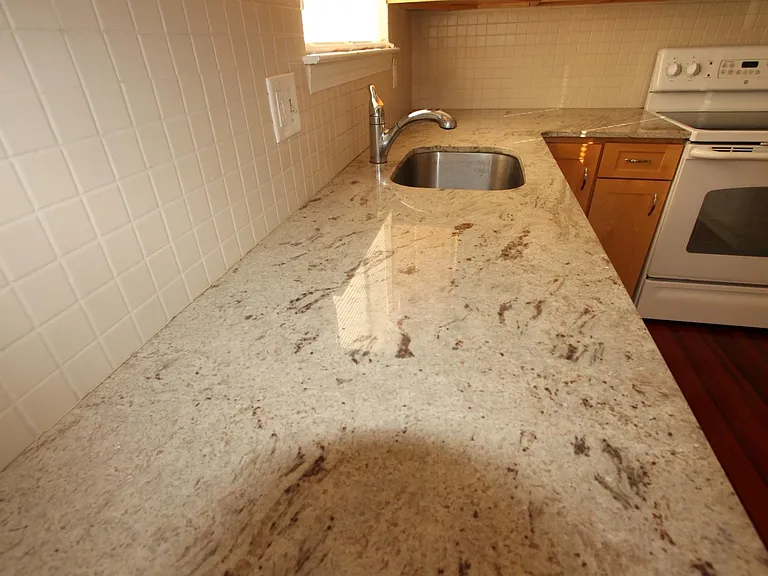 579 Churchill Dr — Photo 7