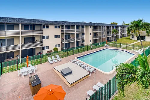 Spectra Palms Photo 1