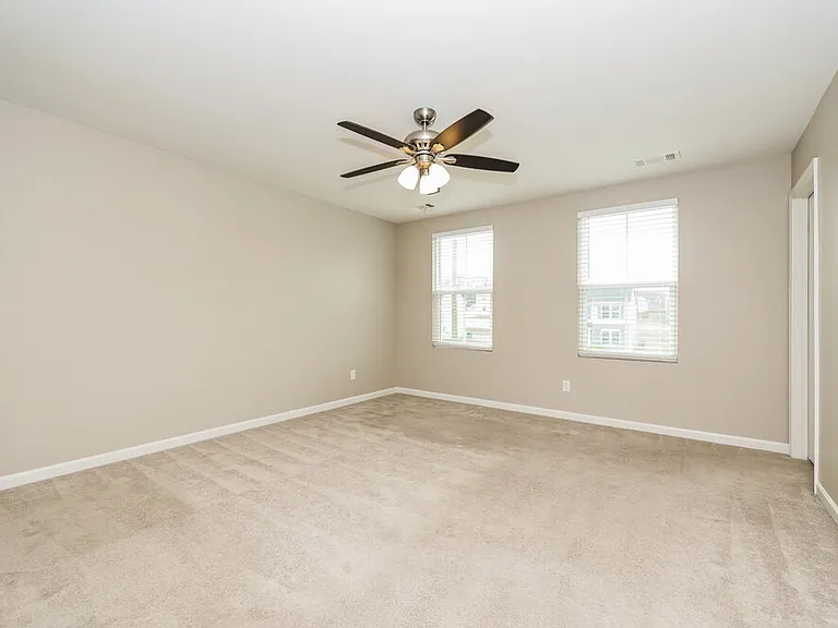 106 Norwich Ct — Photo 10