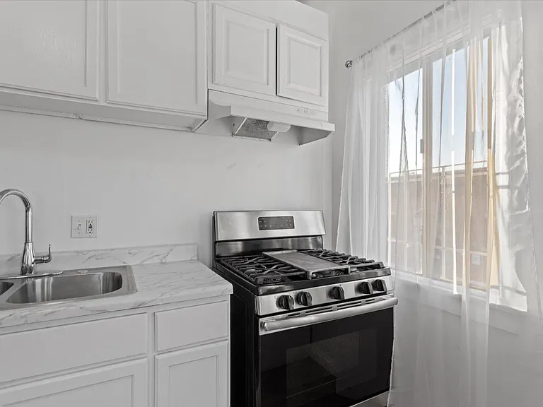 6403 1/2 S Vermont Ave #2 — Photo 17