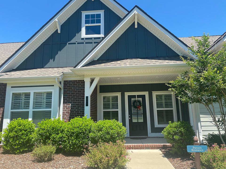 604 Weybridge Dr, front