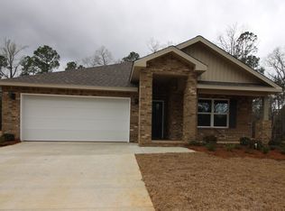 111 Oakwood Dr, Hattiesburg, MS 39402