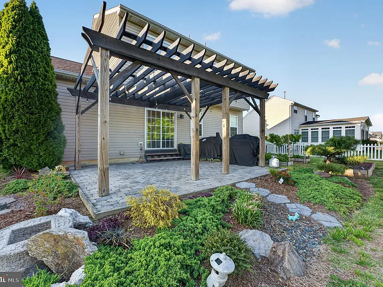 33 Lindley Dr — Photo 20