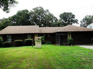 27906 Lois Dr, Tavares, FL 32778
