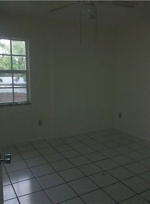4th image of 310 7th St N APT E