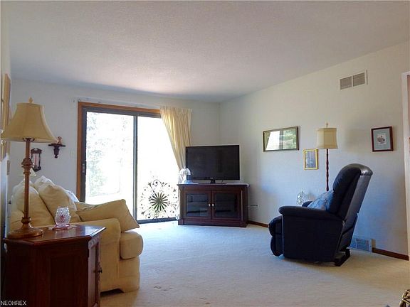 5th image of 5661 Bonnell Dr