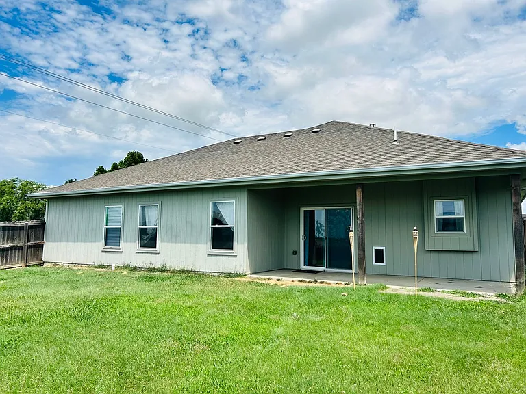 2743 Devin Dr — Photo 22