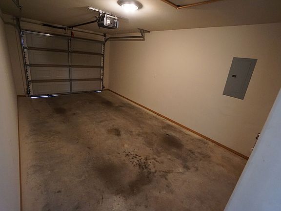 2nd image of 522 Jane St #A