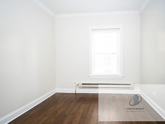 4th image of 3815-23 N Greenview Ave #3823-3E