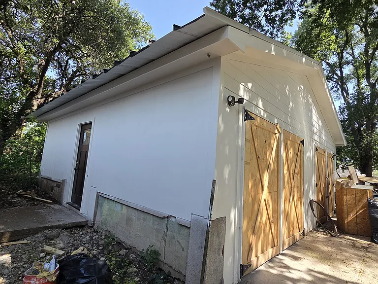704 W Avenue B — Photo 8