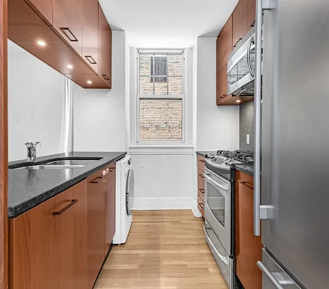 22 Riverside Dr #1B — Photo 7