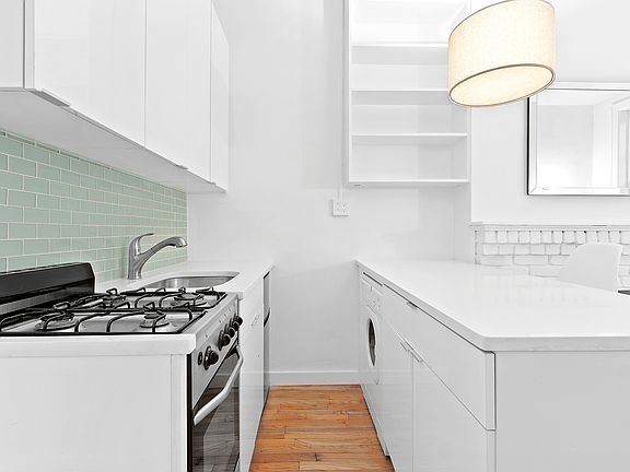 3rd image of 354 W 12th St APT 1C