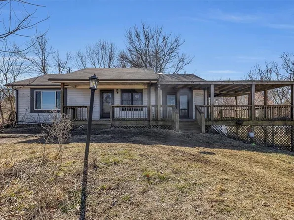 9043 Wellman Rd, Oskaloosa, KS 66066