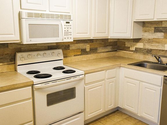 2nd image of 118 W Orndorff Dr