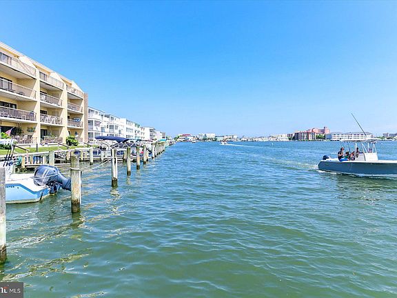 2nd image of 429 Bayshore Dr Unit 104