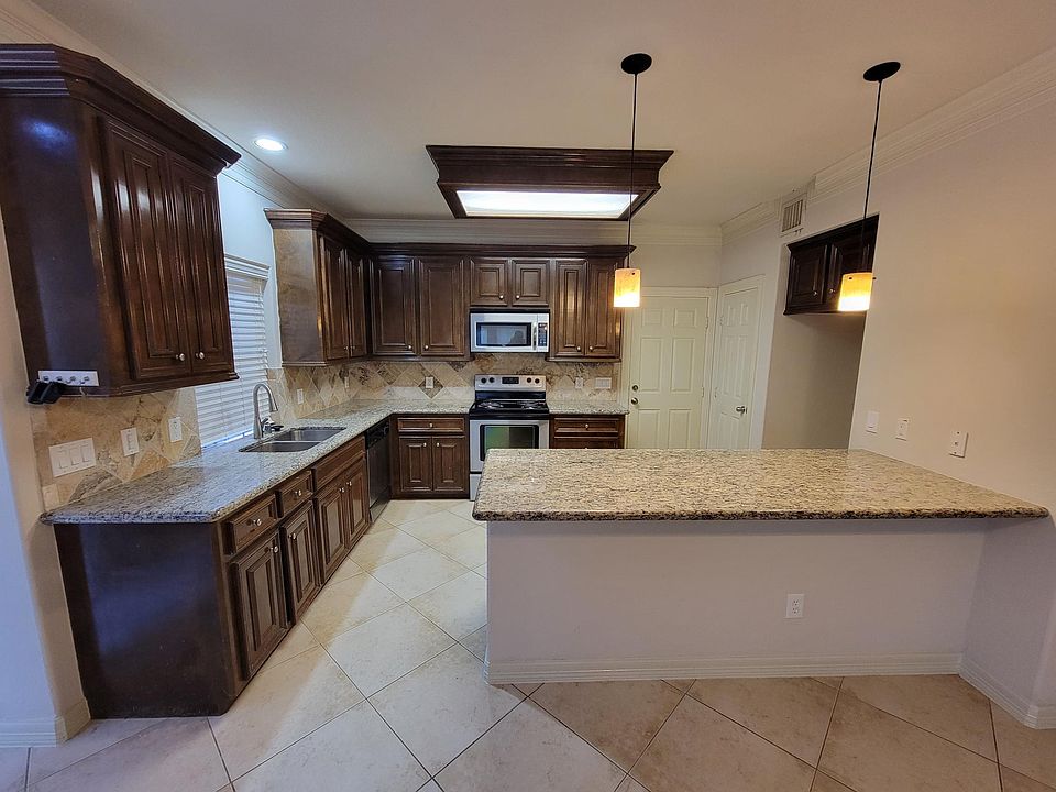 1st image of 515 Birdsong Dr #515