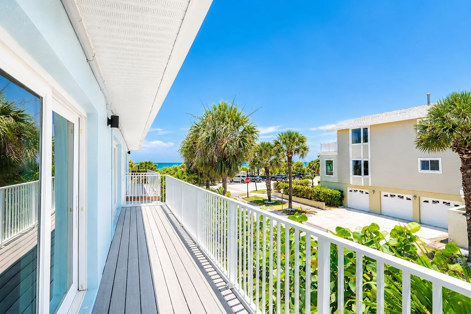 2 bed, 900 sqft, $4,000 — Photo 3