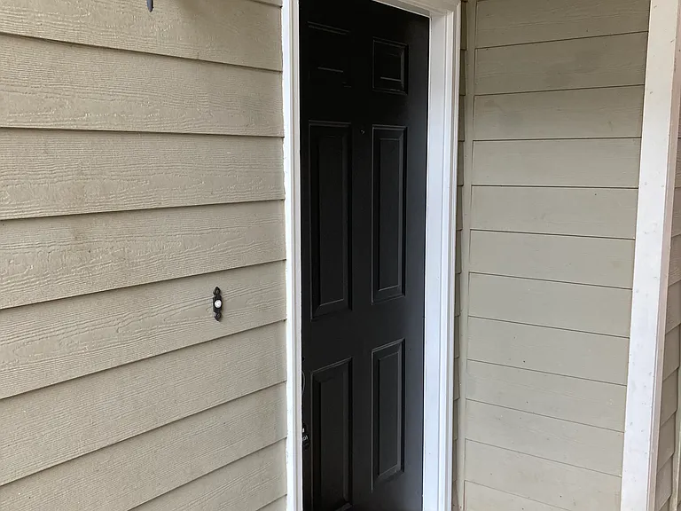 125 Sterling Ct — Photo 2