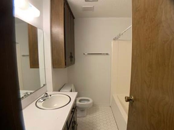 2nd image of 218 N 11th St #19