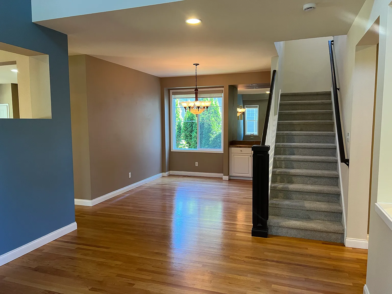 5 bed, 3140 sqft, $4,850 — Photo 4