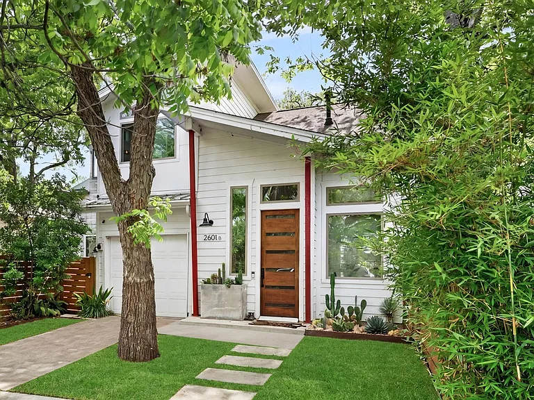 2601 Willow St #B — Photo 2