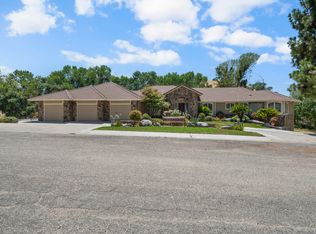 31727 Country Club Dr, Porterville, CA 93257