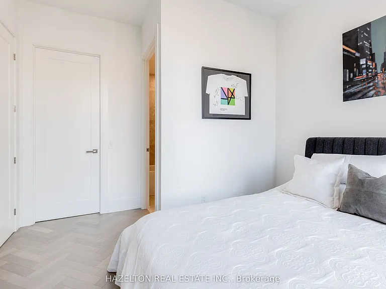 455 Wellington St W #301 — Photo 19