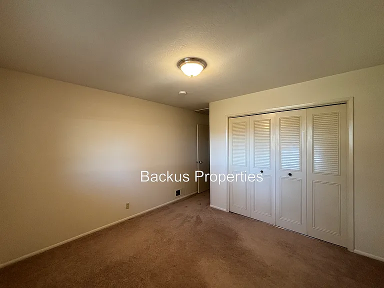1150 San Diego Dr — Photo 22