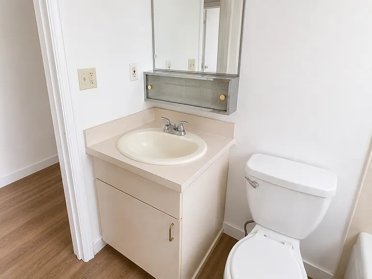 1417 Belmont Ave — Photo 14