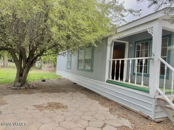 201 Coburn Rd, White Swan, WA 98952