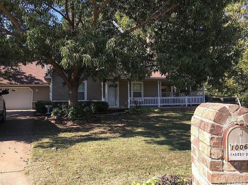 1st image of 1006 E Woods Dr