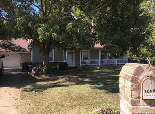 1006 E Woods Dr, Claremore, OK 74017