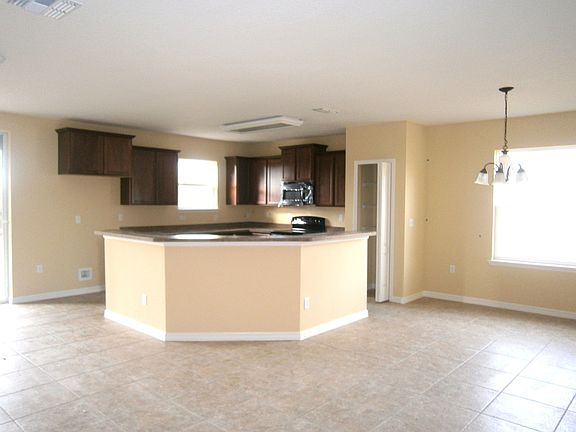121 Prairie Falcon Dr