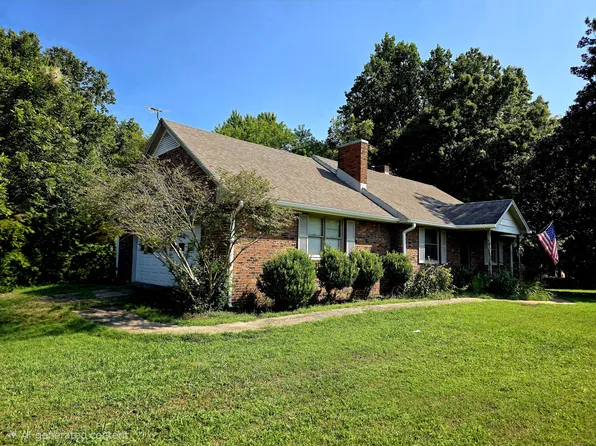 517 E 12th St, Benton, KY 42025