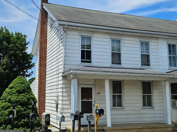 137 N Mechanic St, Fredericksburg, PA 17026