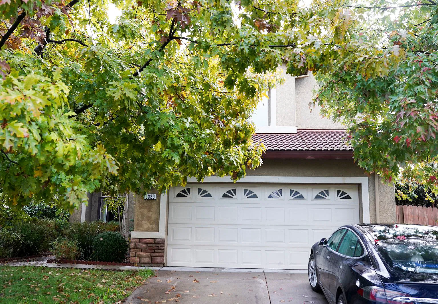 4 bed, 1851 sqft, $3,000 — Photo 1