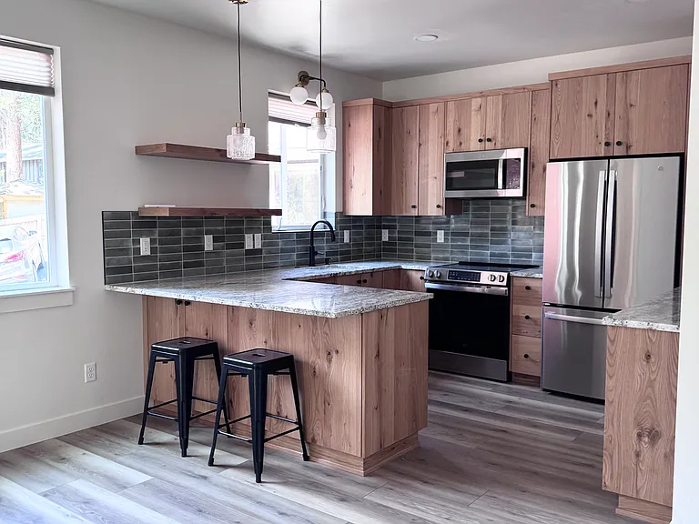 1838 SW Knoll Ave #2 — Photo 2