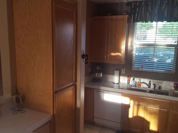3rd image of 1617 Moss Garden Ave