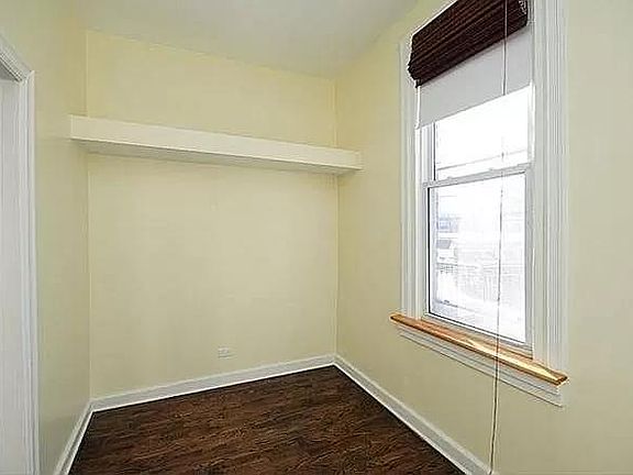 4th image of 2155 W Potomac Ave #Ch1