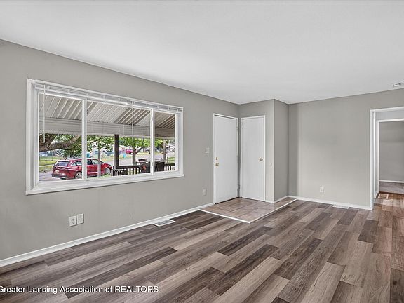 4th image of 1002 Dornell Ave