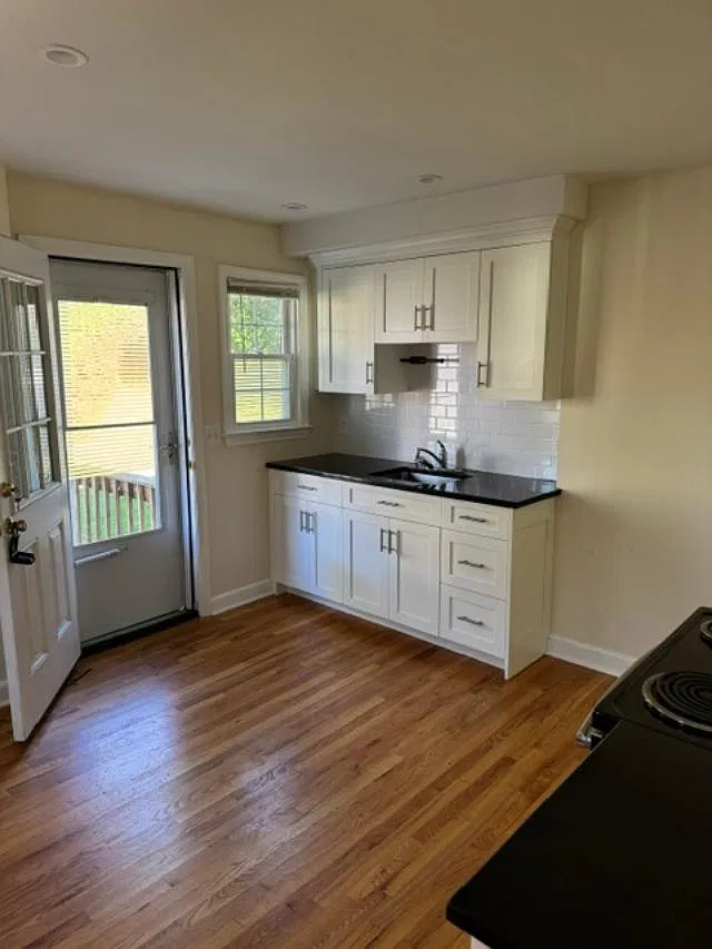 2 bed, 1000 sqft, $2,600 — Photo 2