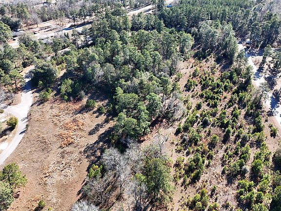 3rd image of 301 Fairway Dr