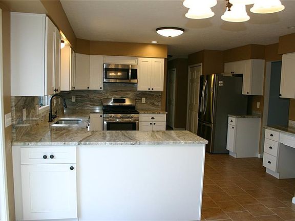 3rd image of 13339 Maple Brook Trl