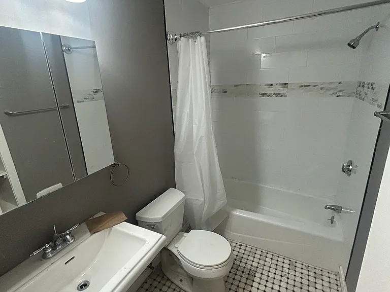 31 Newton St #1A — Photo 12