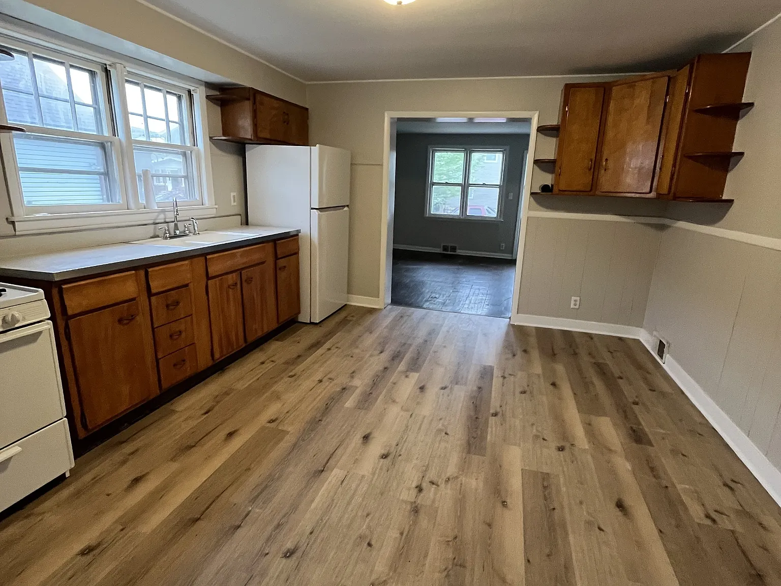 4734 Johnson Ave - 1 — Photo 3