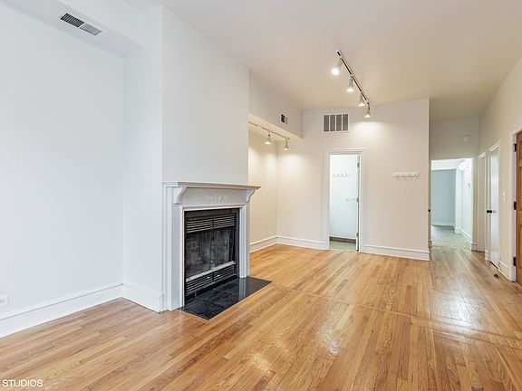 5th image of 1950 N Hudson Ave APT 2