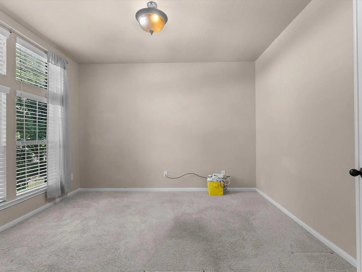 4 bed, 3.5 bath, 3271 sqft, $3,750 — Photo 4